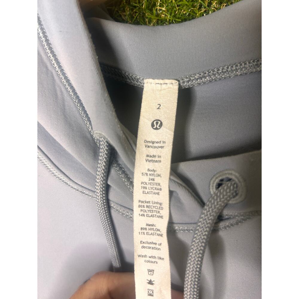 Lululemon Challenge Round Hoodie Rhino Gray Athleisure Pullover Cropped Size 2 - Picture 6 of 10